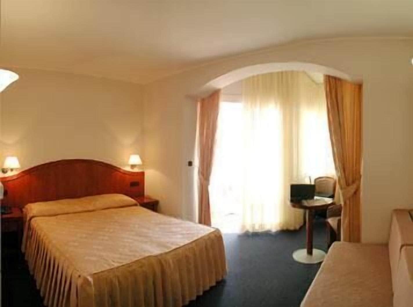 Hotel Villa Marija Tučepi Exterior foto