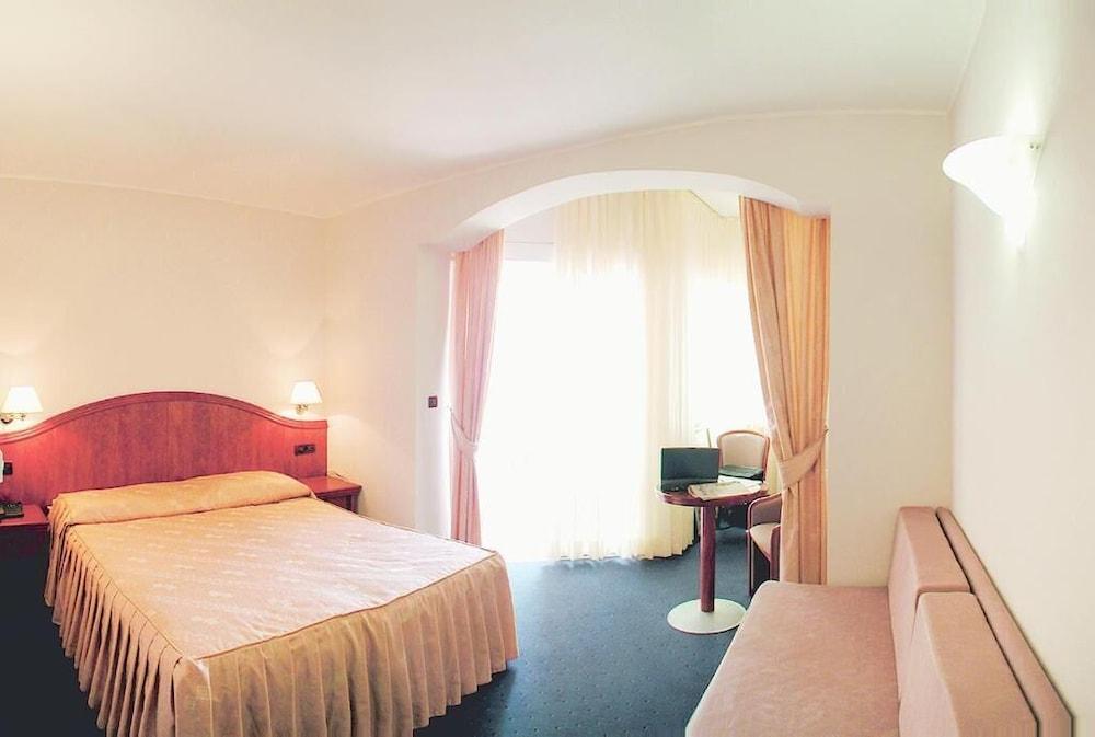 Hotel Villa Marija Tučepi Exterior foto
